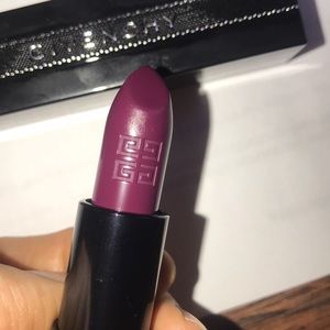 Gyvenchy lipstick. In color Purple Fiction
